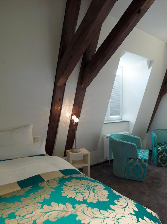 Schlosshotel Bergzaberner Hof Bad Bergzabern Chambre photo